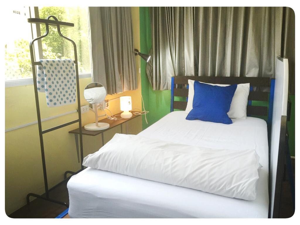 Saphaipae Hostel Bangkok Zimmer foto