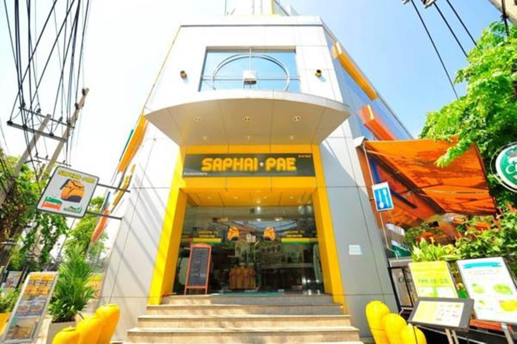 Saphaipae Hostel Bangkok Exterior foto